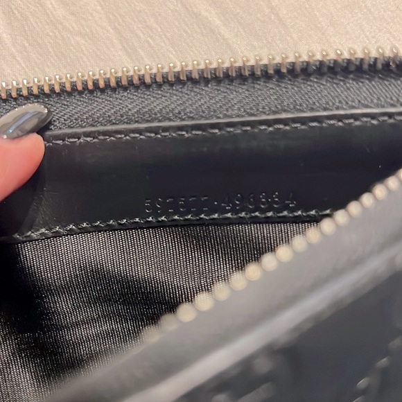 Authentic Gucci wristlet - Picture 7 of 7